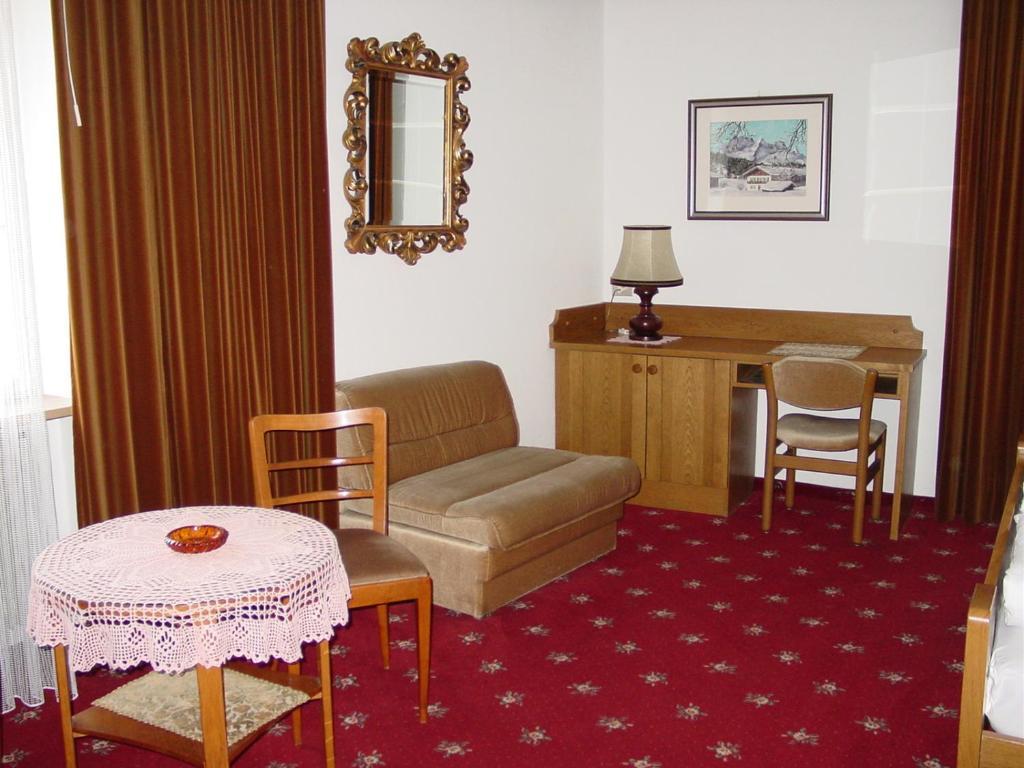 Plonerhof Villa Lagundo Room photo
